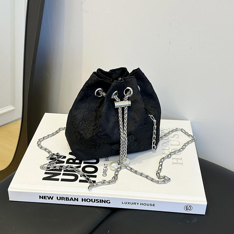 

Сумка-ведро, летняя новая красивая сумка-мессенджер на плечо с нежным темпераментом и сладким принтом бабочки чёрный