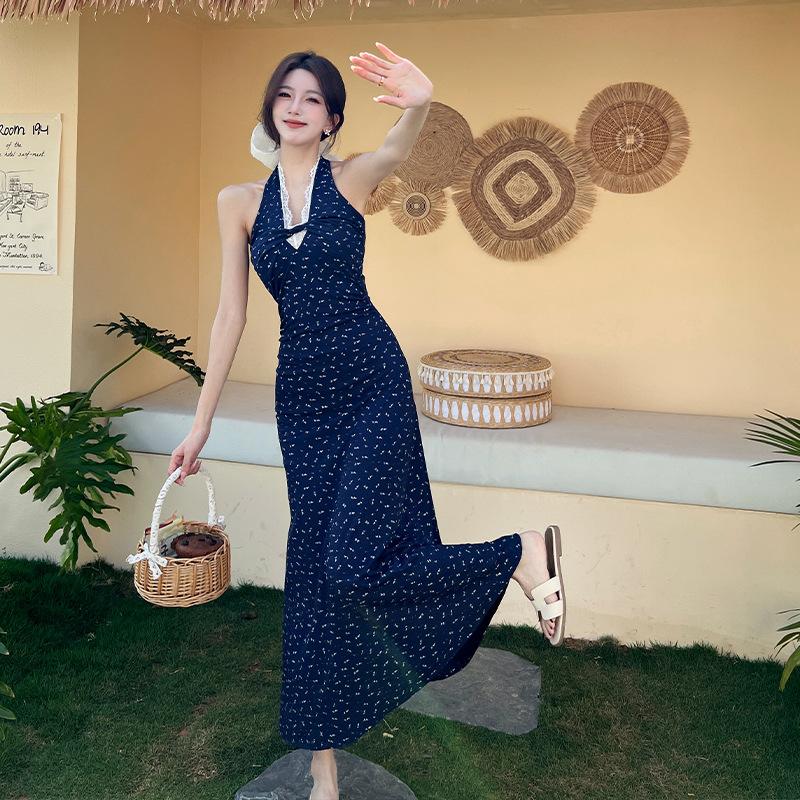 Korean version of the new French lace neck V-neck floral dress women's summer waist design holiday long skirt