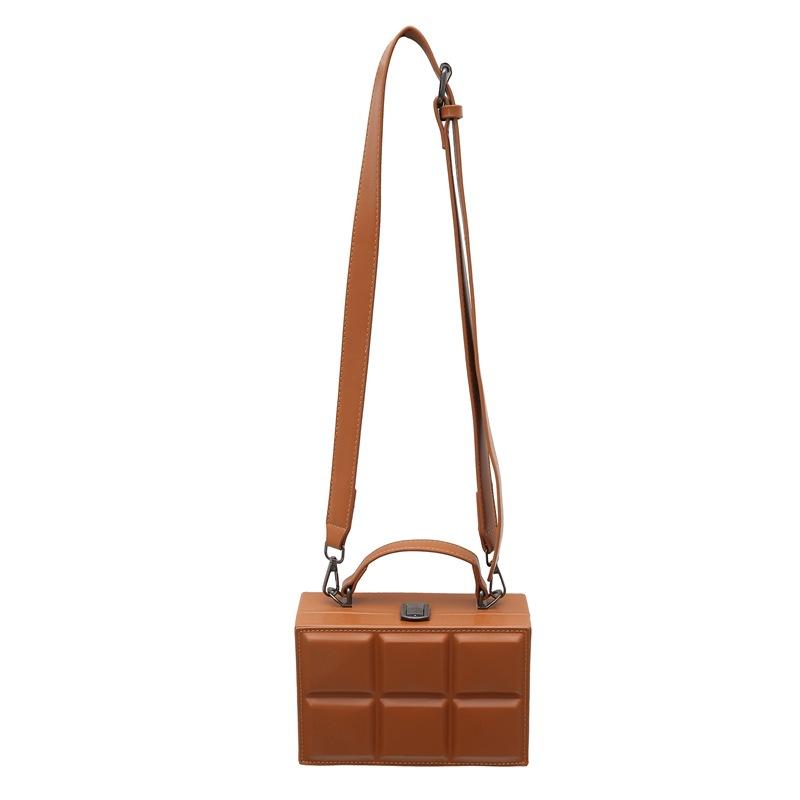 

Women s temperament simple women s bag 2025 spring new fashion trend styling hard shell bag versatile casual messenger bag коричневый