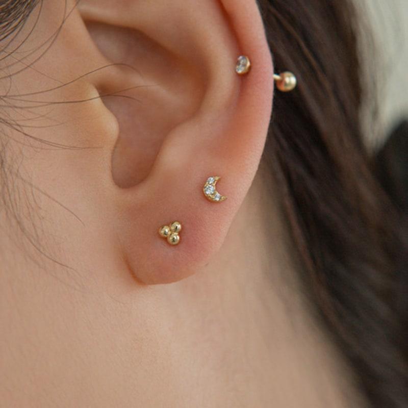 LUNNE 14k Three-Ball Piercing Earrings (14k Gold) S17