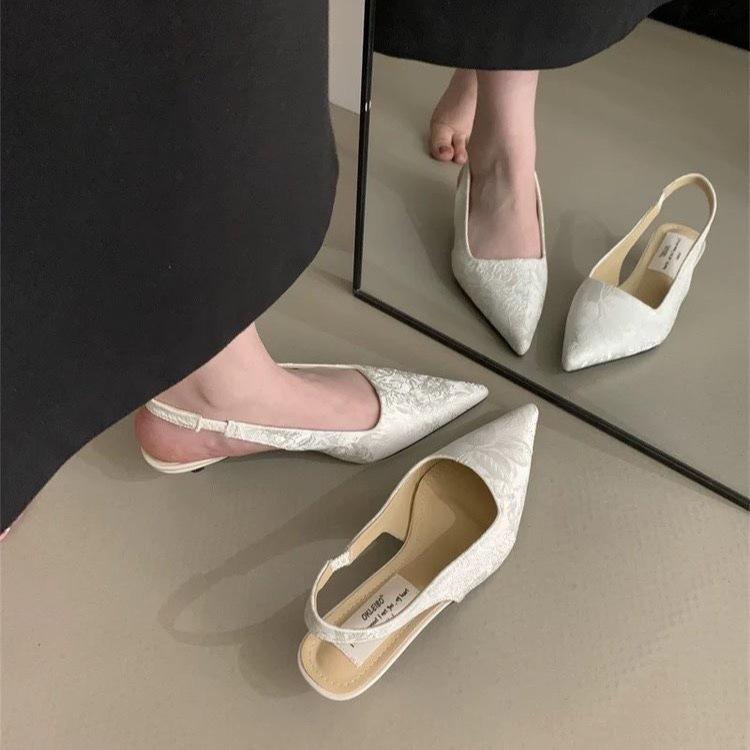 French Evening High-heeled Retro Pointed Sandals Women's Shoes Summer 2025 New Chinese Beautiful Bag Head Sandals