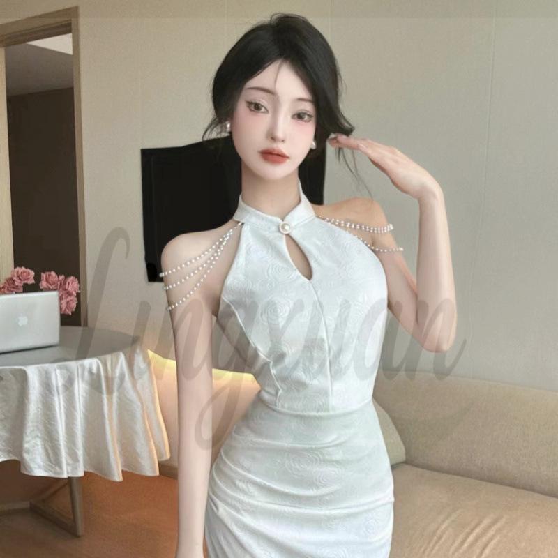 Elegant Off-Shoulder Qipao Evening Gown with Pearl Chain Accents