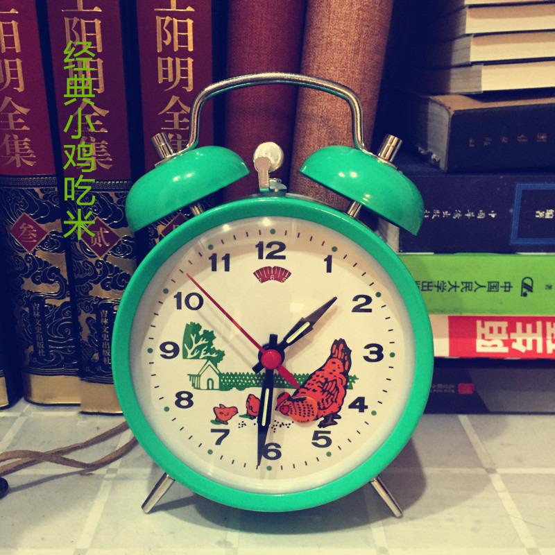 Retro Mechanical Alarm Clock Desk Clockwork Metal Desk Clock Chicken Pecking Rice Bedside Table Clocks Retro Decoration Gift