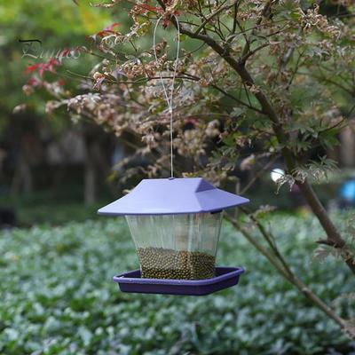 Vogelfutterspender mit Abflusslöchern, großes Fassungsvermögen, transparenter Kunststoff, zum Aufhängen von Wildvögeln im Freien, mit schrägem Dach für den Außenbereich, Gartenhof