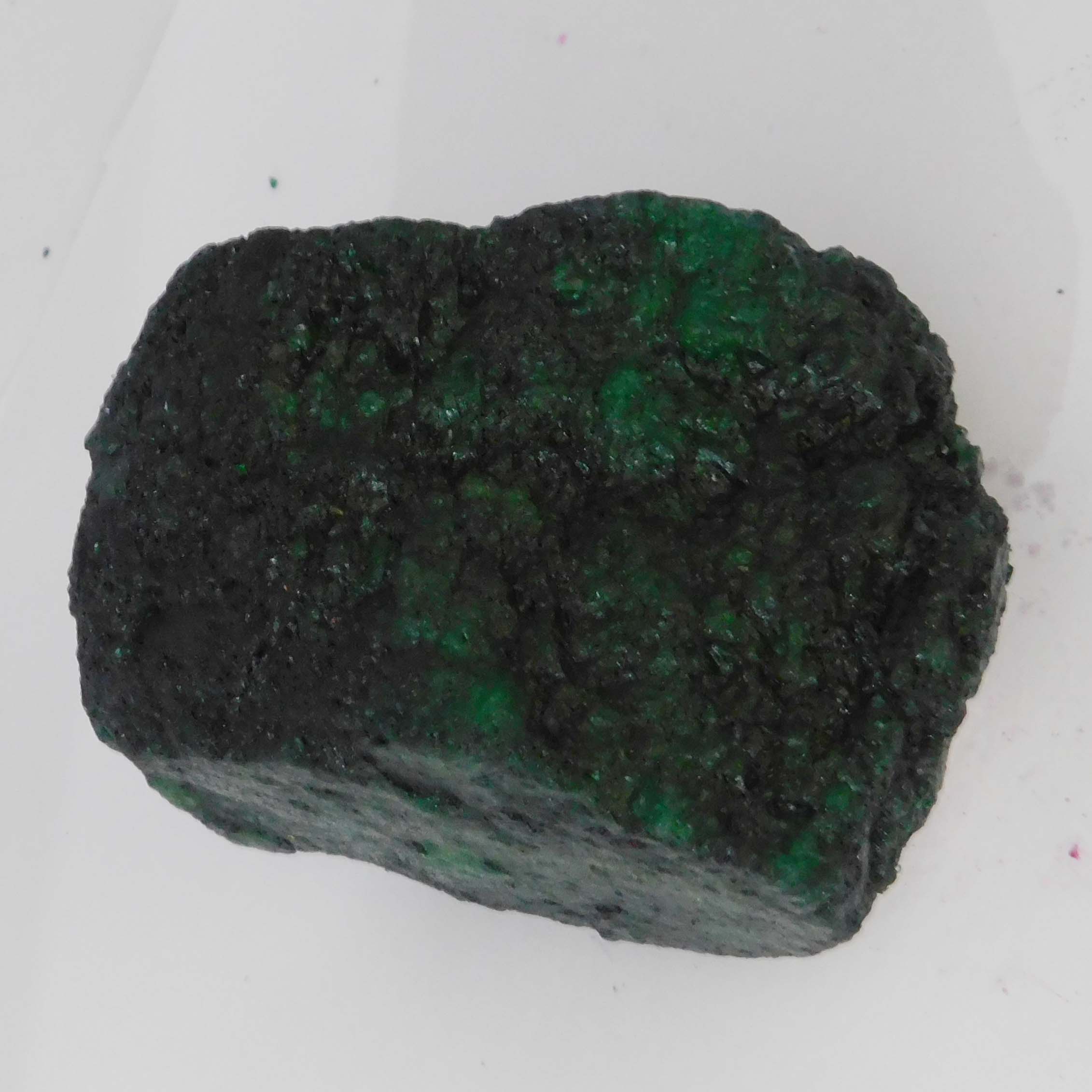 

Natural Green Emerald 1735ct Rough Certified Loose Gemstone 92.7 mm approx зелений