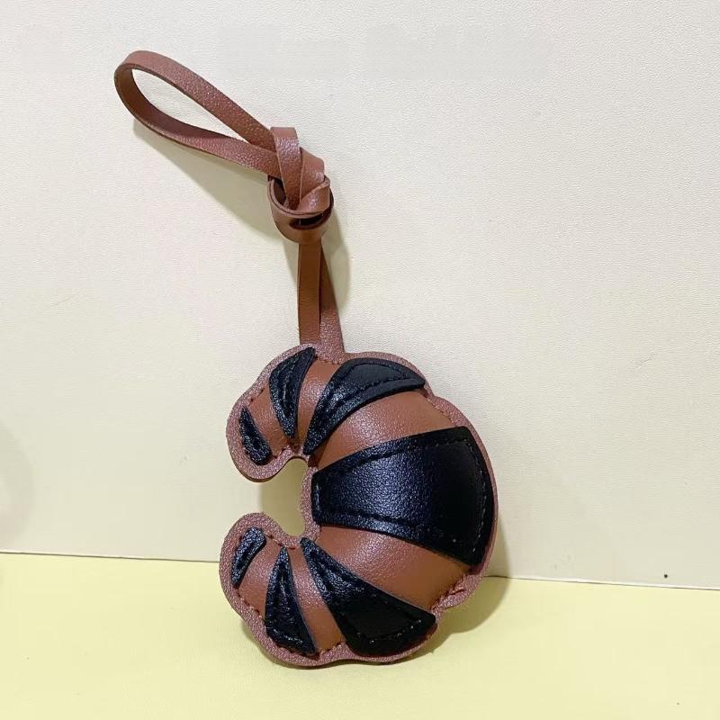 1Pcs Luggage Accessories Creative Croissant Keychain Leather Bread Shape Handbag Messenger Bag Underarm Bag Pendant