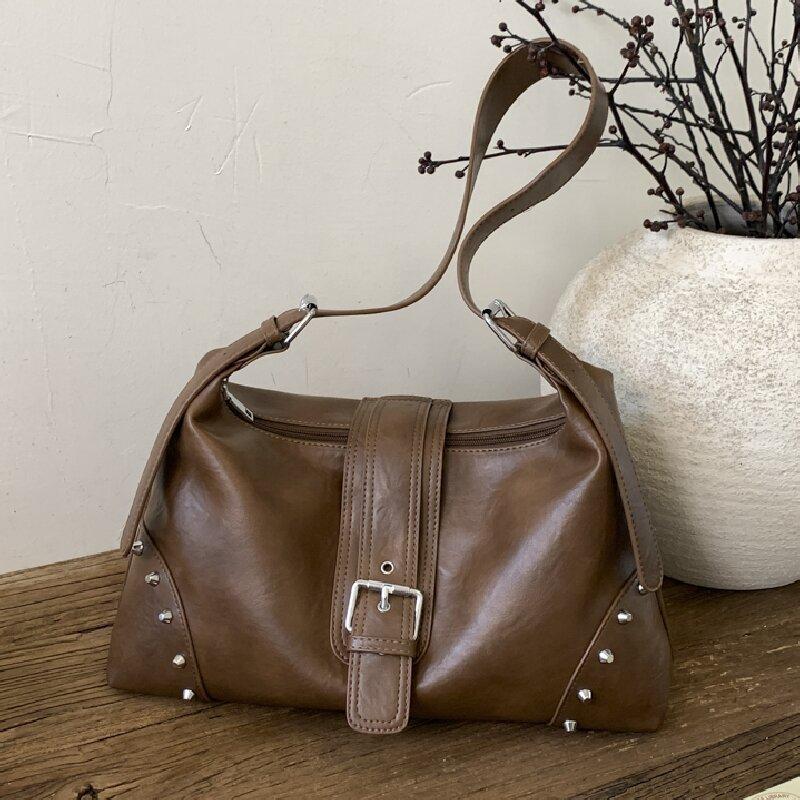 Retro Rivet Soft PU Leather Women's Shoulder Bags Large Capacity Ladies Messenger Bag Female Studded Tote Handbags Casual Use