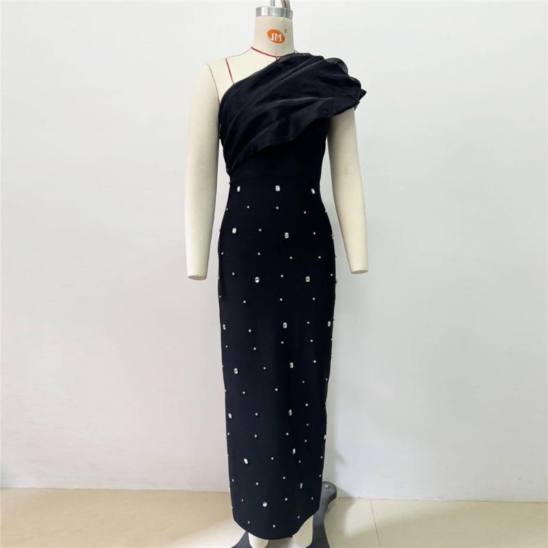 

Весеннее новое бандажное платье темпераментное элегантное модный дизайн косое плечо бриллиант облегающее бедра платье M