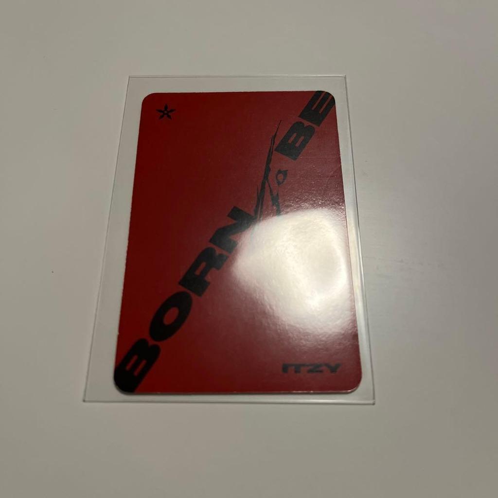 [USED] ITZY Yeji Trading Card Born to Be Special Edition