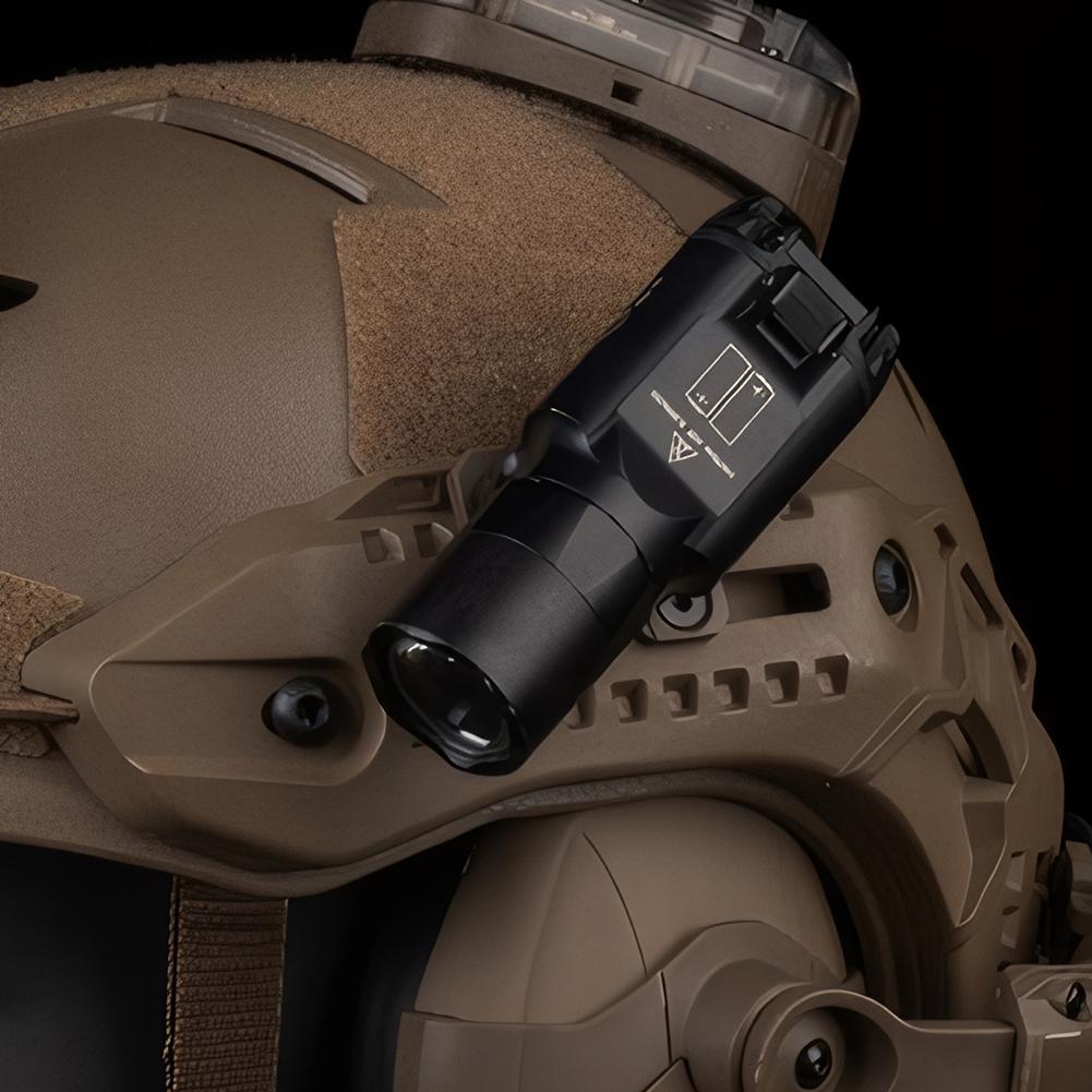 Helmlichtadapter Verstellbare 360-Grad-Drehung Nylon Helmschienen-Taschenlampenhalterung für M-LOK Airsoft-Helmzubehör