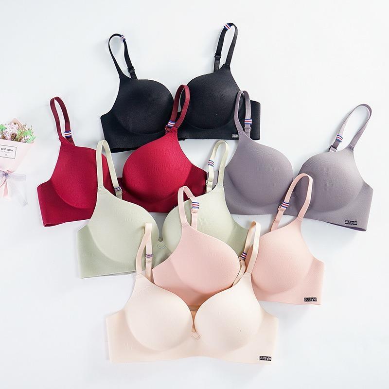 

British Style Seamless Ice Silk Wireless Bra: Adjustable One-Piece for Small Busts 36/80 AB
