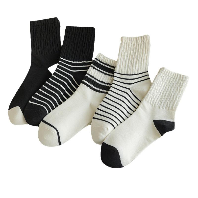 Female Spring and Autumn Simple Stripe Trend New College Wind Absorption Sweat All Build In The Tube Cotton Socks