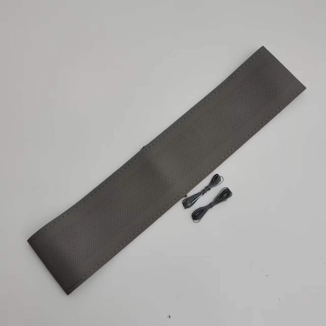 

Универсальный чехол на руль Four Seasons, сшитый вручную из замши, с эластичной тканой защитой и чехлом для ручки, настраиваемый — подходит для всех автомобилей Universal