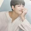 Das erste offizielle japanische Album von NU'EST ist ungeöffnet.