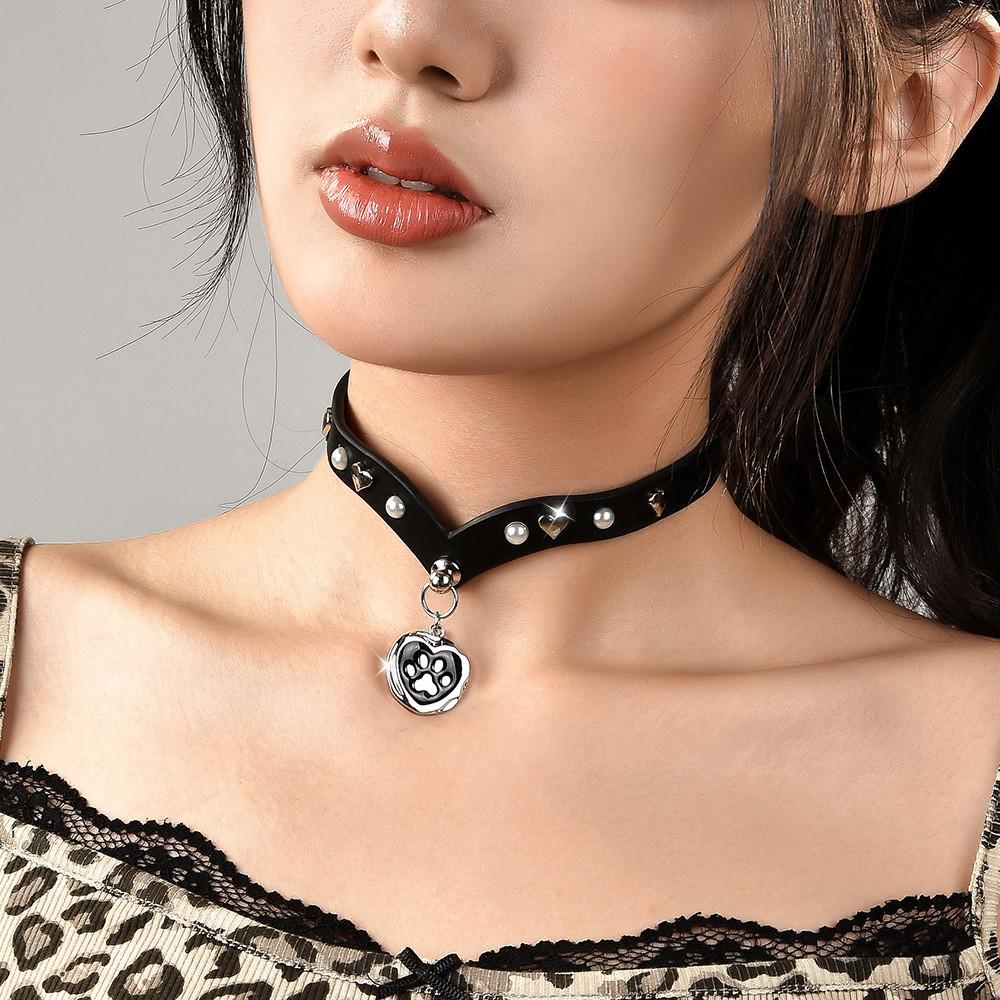 Cat Claw Pendant Leather Collar With Studs For Girls In Trendy Punk Fashion