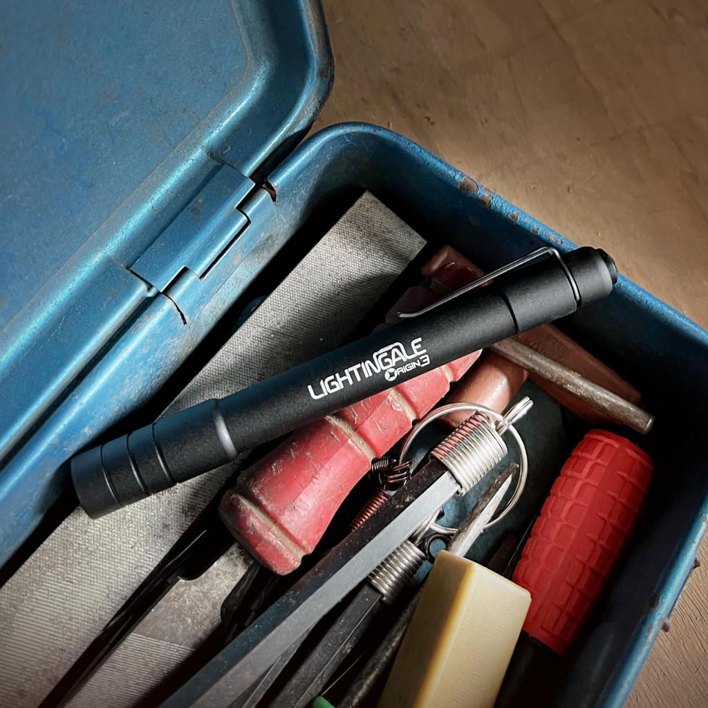 Lightingale Japan LED Handlich 2 AAA Batterien LTG1003 Taschenlampe,