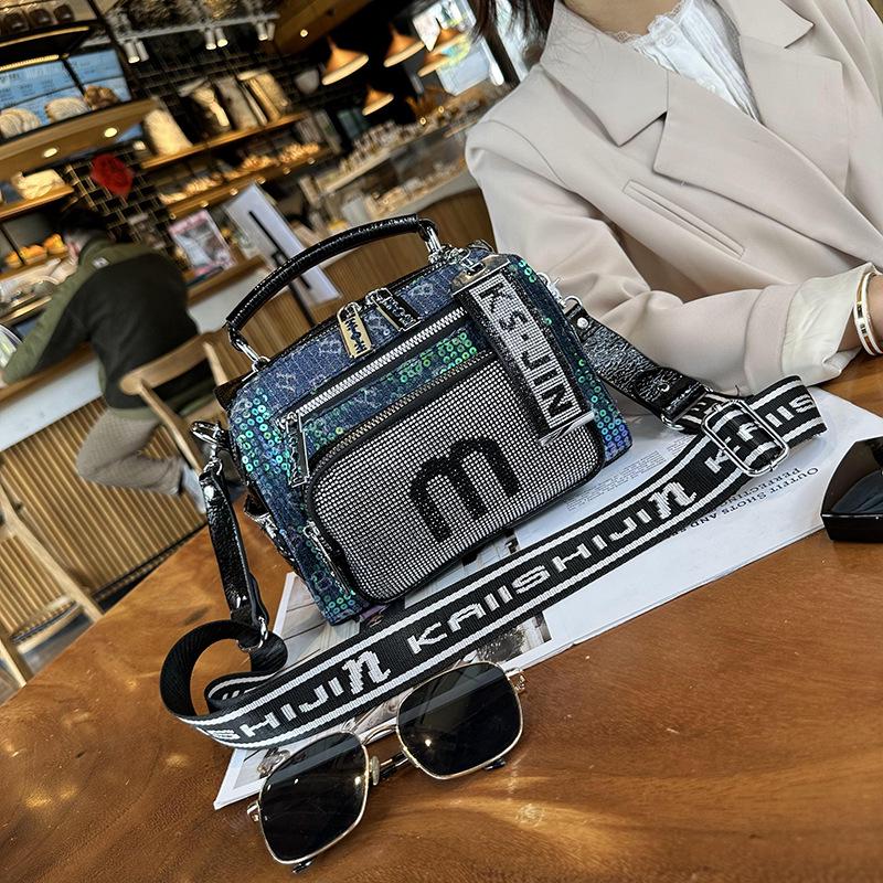 

Модна сумка через плече з блискітками 2023 року: Універсальна, стильна жіноча сумка з діамантовою інкрустацією чорний