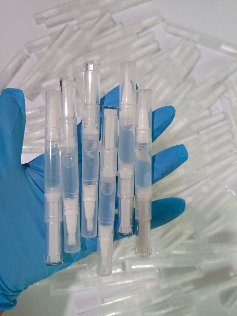 Multifunction Hairdressing Scissors Set with Adjustable Tension, Cleaning Cloth, and Lubricant.