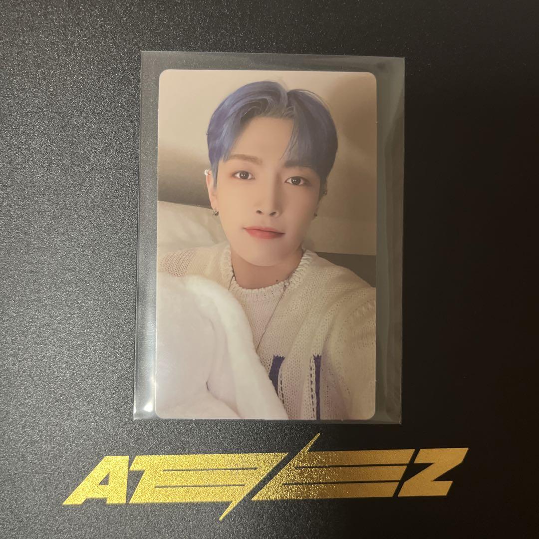 

[USED] ATEEZ summer photobook KQ bonus Hongjoong