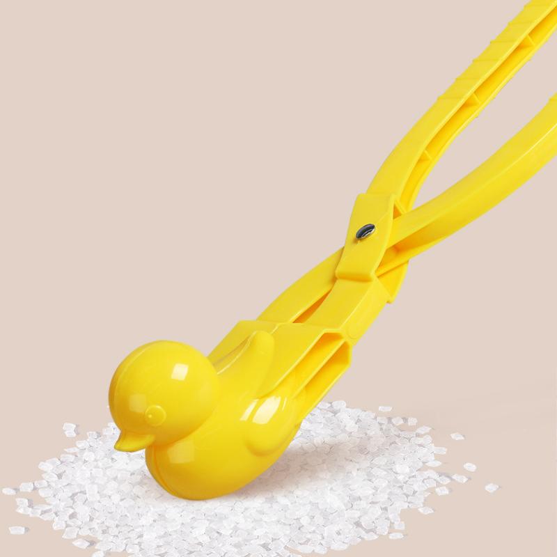 New Snow Toy Hot Selling Multiple Colors Snowball Clip Duckling Astronaut Mold Three Piece Set For Playing Snow Toy Clip