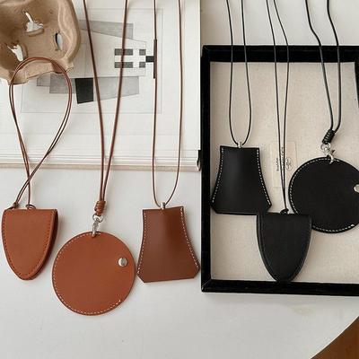 Damen Kunstleder Nackentasche Halskette für Kopfhörer & Brillen mit Schlüsselbein-Kette