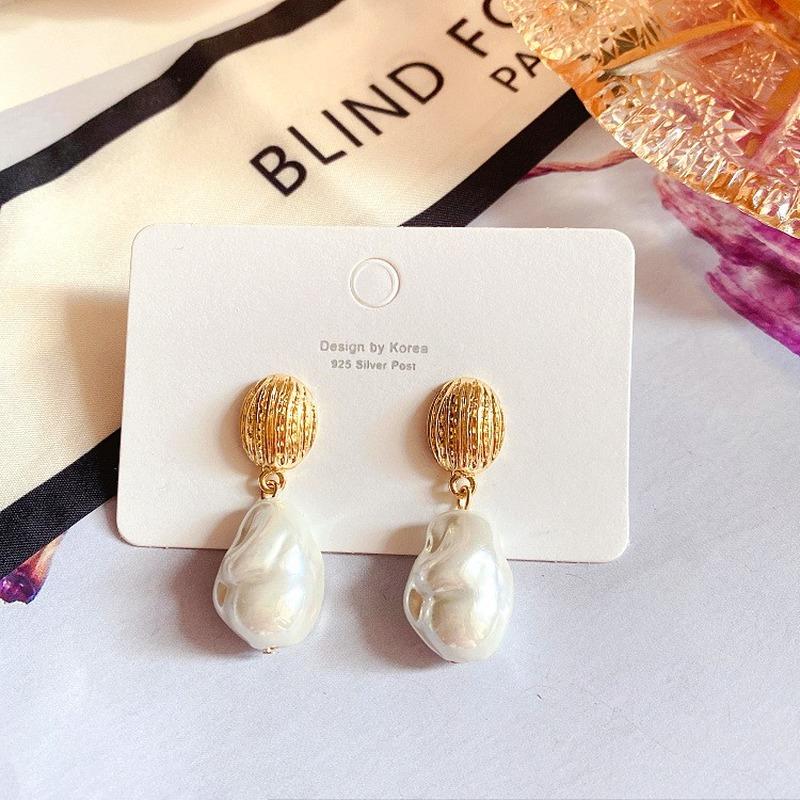 Elegant Pearl Vinteage Women Girls Pearl Dangle Earrings Fashion Baroque Exquissite Ear Rings Lady Classic Drop Earring Jewelry