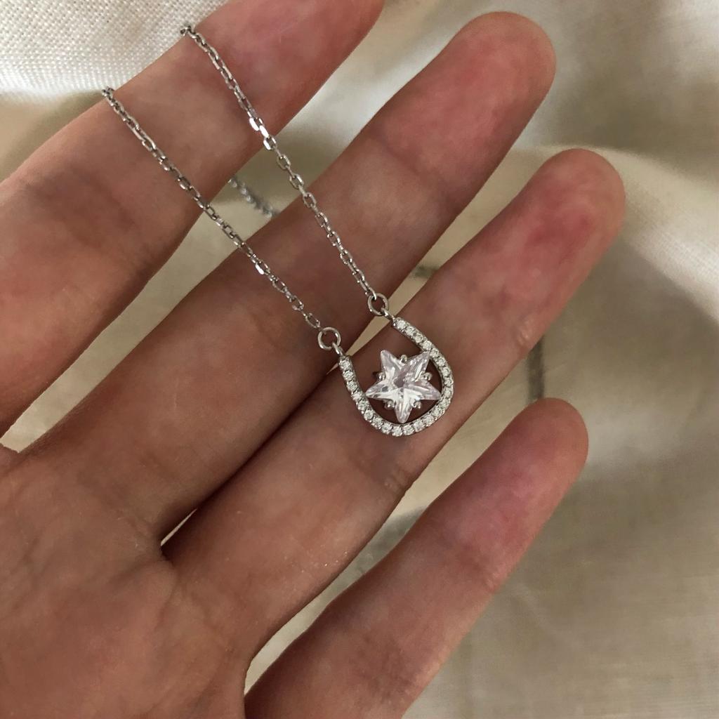 Îmbrățișând Farmecul Stelelor, Acest Colier Exquisit și la Modă cu Zirconiu