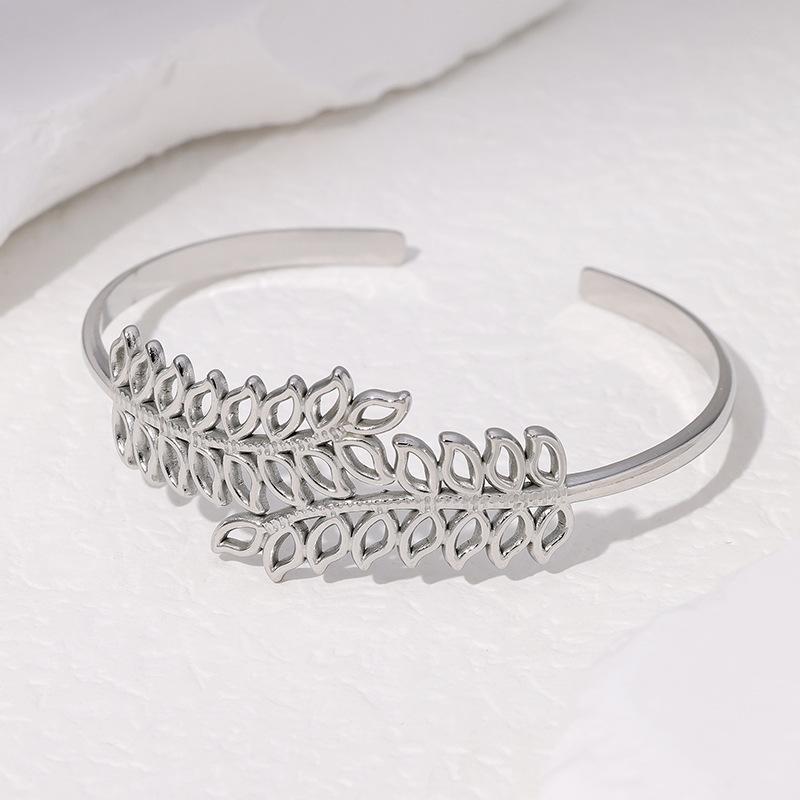 Hypoallergenic Luxury Fashion Stainless Steel Bracelets Creative Hollow Leaf Opening Bracelets Personality Niche High-end Sense