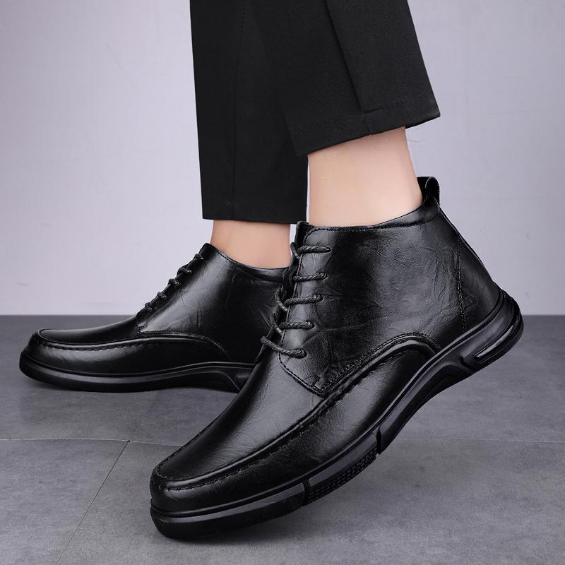 Echtes Leder Herren Freizeitschuhe Handgefertigt Herren Winter Plüsch Schneestiefel Männlich High Top Reiseschuhe Neuankömmling Motorradstiefel