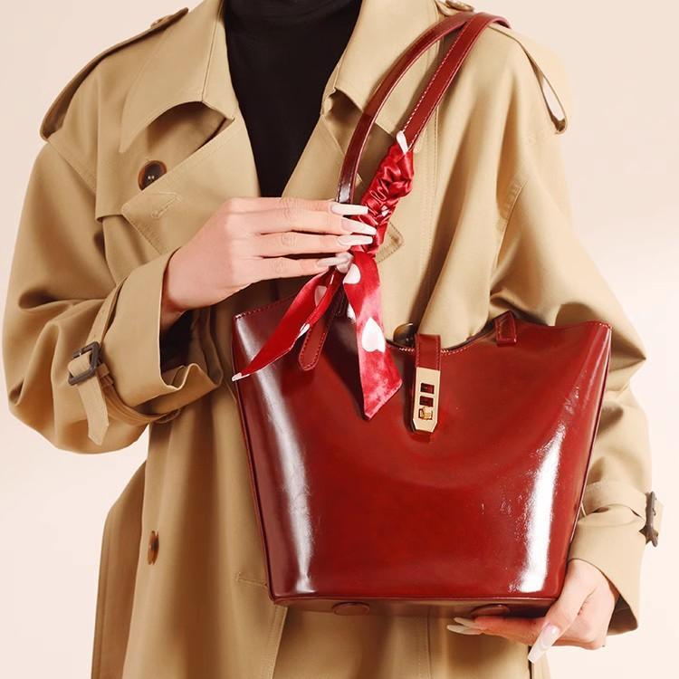 Red Bag, Wedding Bag for Women, Retro Handbag, Large-capacity Bride Bag, Gift, Suitable for Daily Use, Single-shoulder Underarm Bag
