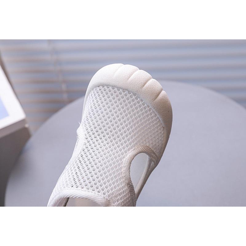 Summer New Style Hollow-out Breathable Mesh Shoes / Boys' Toe-Covered Anti-Kick Sandals / Girls' Solid Color Beach Shoes