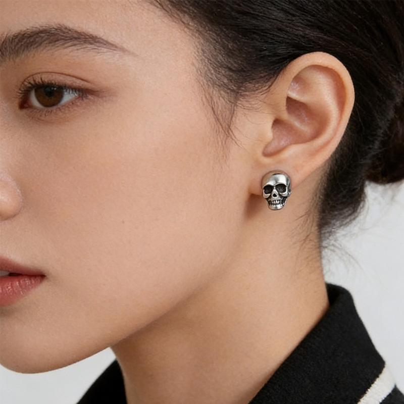 Skull Studs Pair, Vintage Gothic Alloy Design with Stud Back Closure for Halloween Parties and Edgy Outfit Styling
