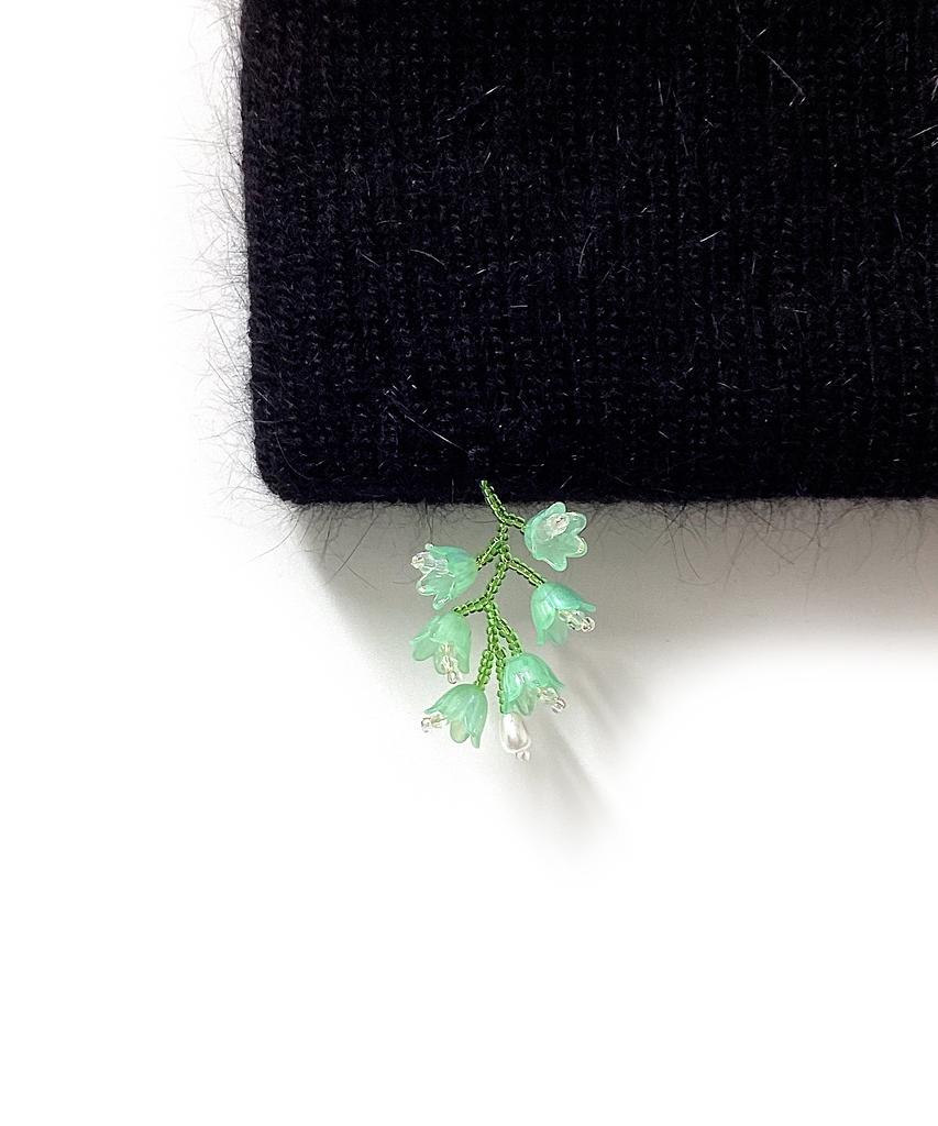 OTHER-worldly Drop Green Flower Bead Beanie [Angora Black]