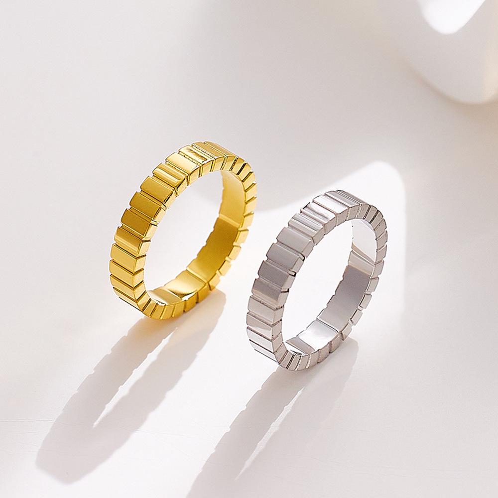 Fashionable and Indifferent Style Light Luxury Ring Simple Striped Checkered Ring for Women