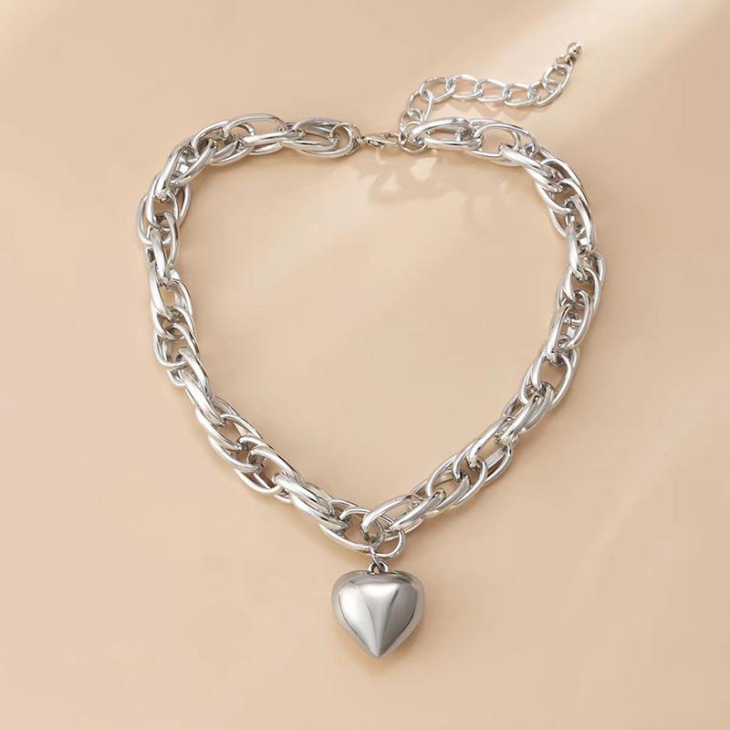 European and American Style, Cold Wind Hollow Thick O-shaped Necklace, Exaggerated Love Niche Pendant Necklace
