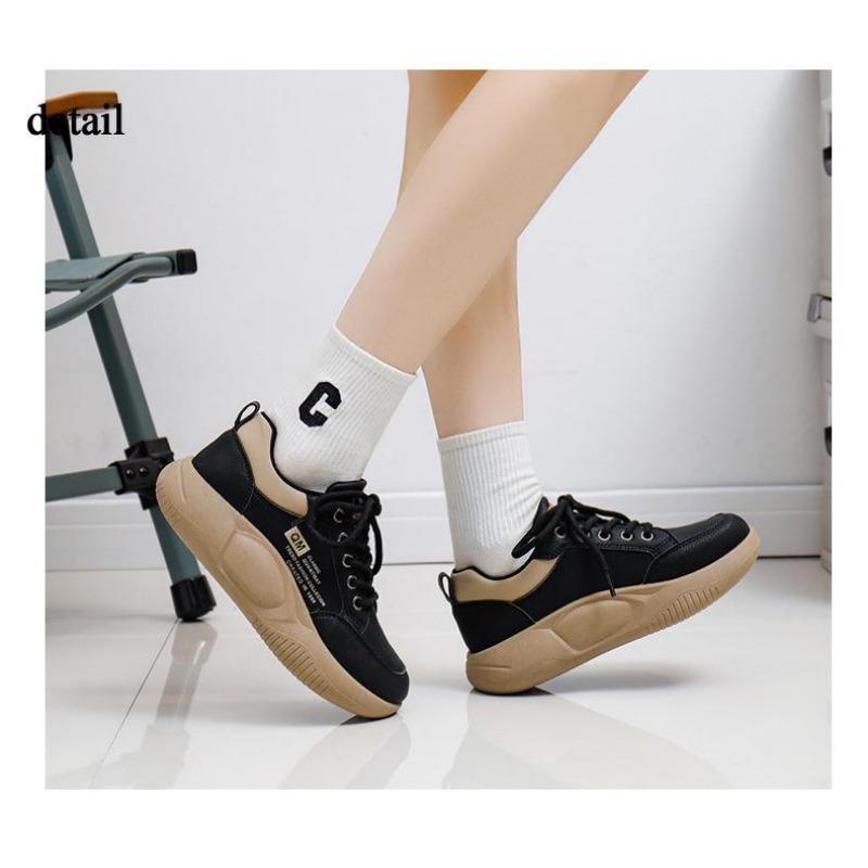 Scarpe da ginnastica alla moda da donna Scarpe da skateboard antiscivolo con lacci per esterni Scarpe sportive piatte da passeggio comode e leggere per le donne