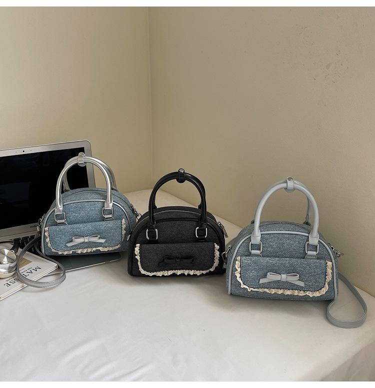 

Multi-compartment large capacity advanced modeling soft durable fashion exquisite novel lightweight luxury commuter crossbody bag shoulder handbag чорний