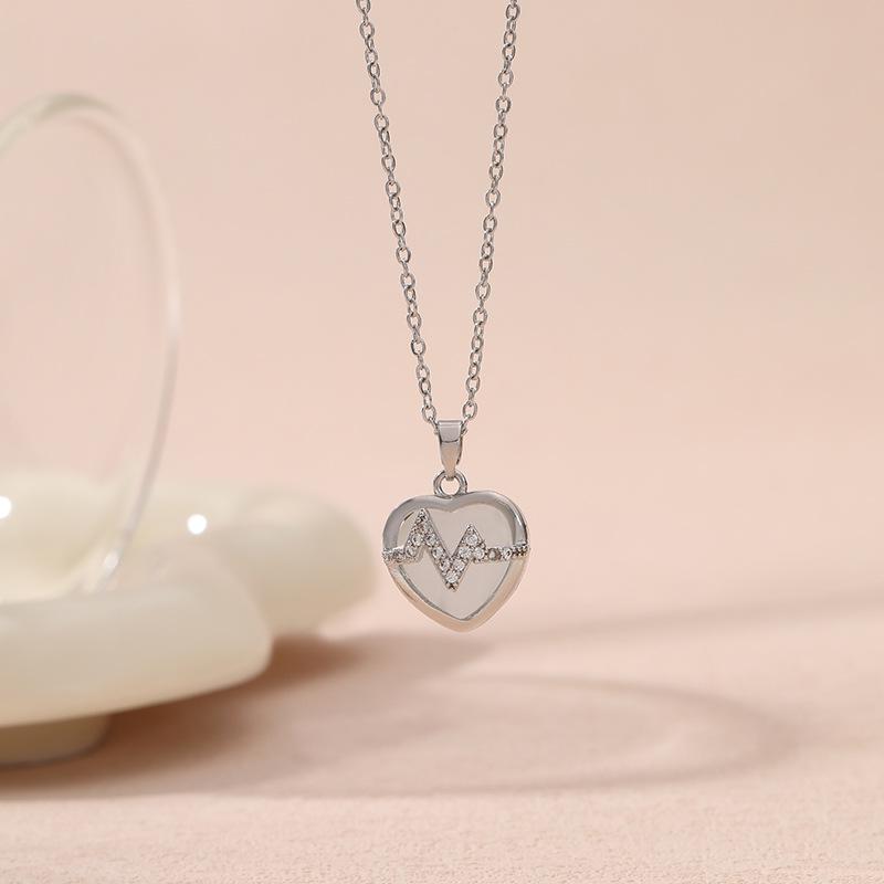 Titanium Steel Non-fading Necklace - European & American Style, Light Luxury, Versatile Korean Fashion, Perfect for Women and Girlfriend Gifts.