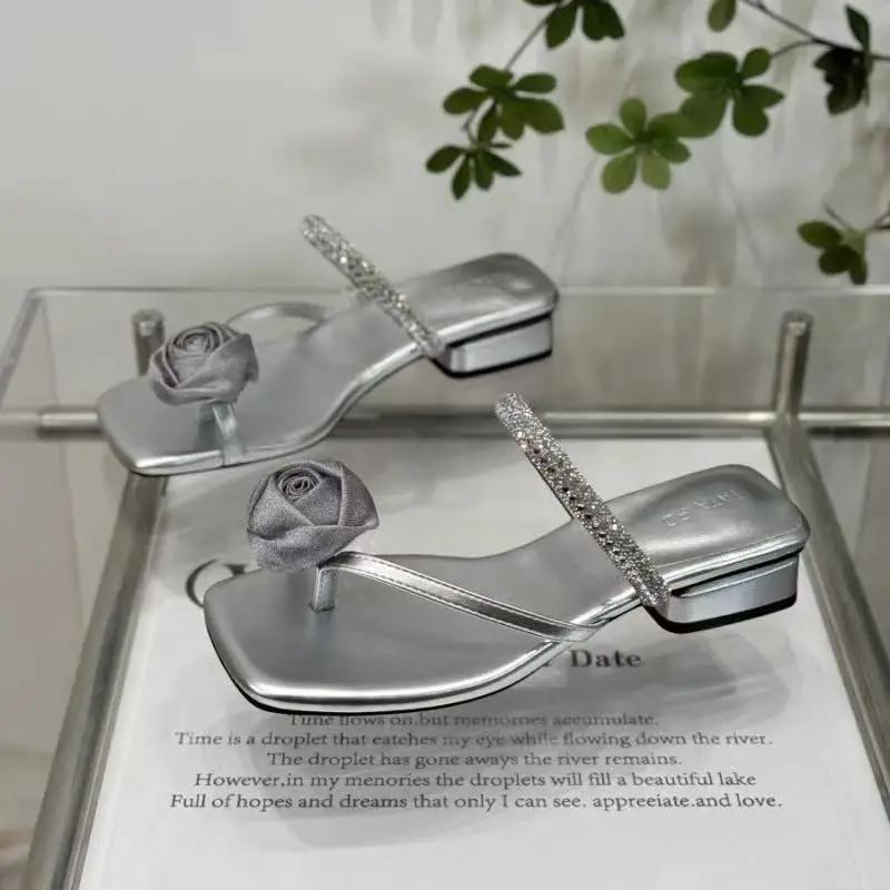 

Fashion Pinch Toe Flip Flops Summer Outdoor Women s Slippers Shoes for Women 2025 New Fashion Low-heel Square Toe Modern Slippers 40