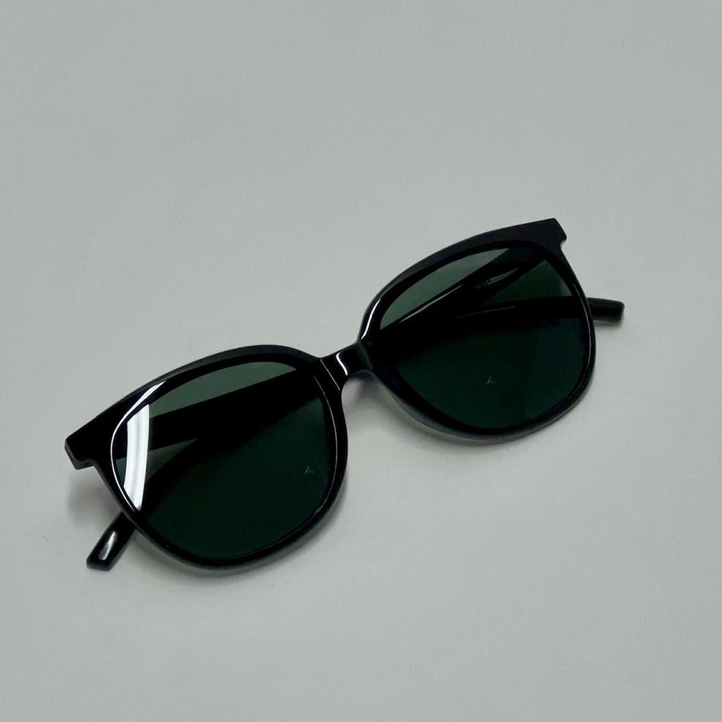 [molmena] SU-1002B Cat's Eye Black