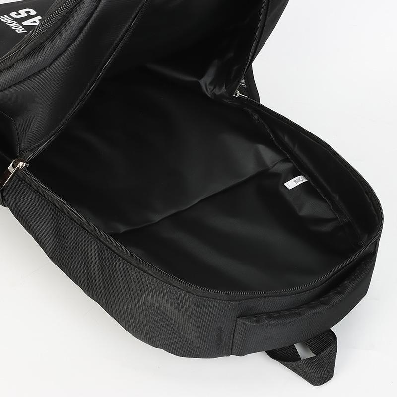 New men's business computer bag large-capacity shoulder travel bag will sell gifts and give backpacks and student bags.