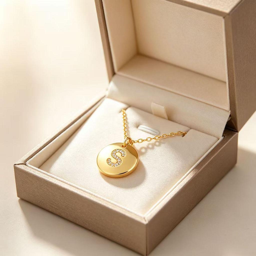26-Letter English Alphabet Round Pendant Necklace with Micro-set Diamond 'S' Clavicle Chain
