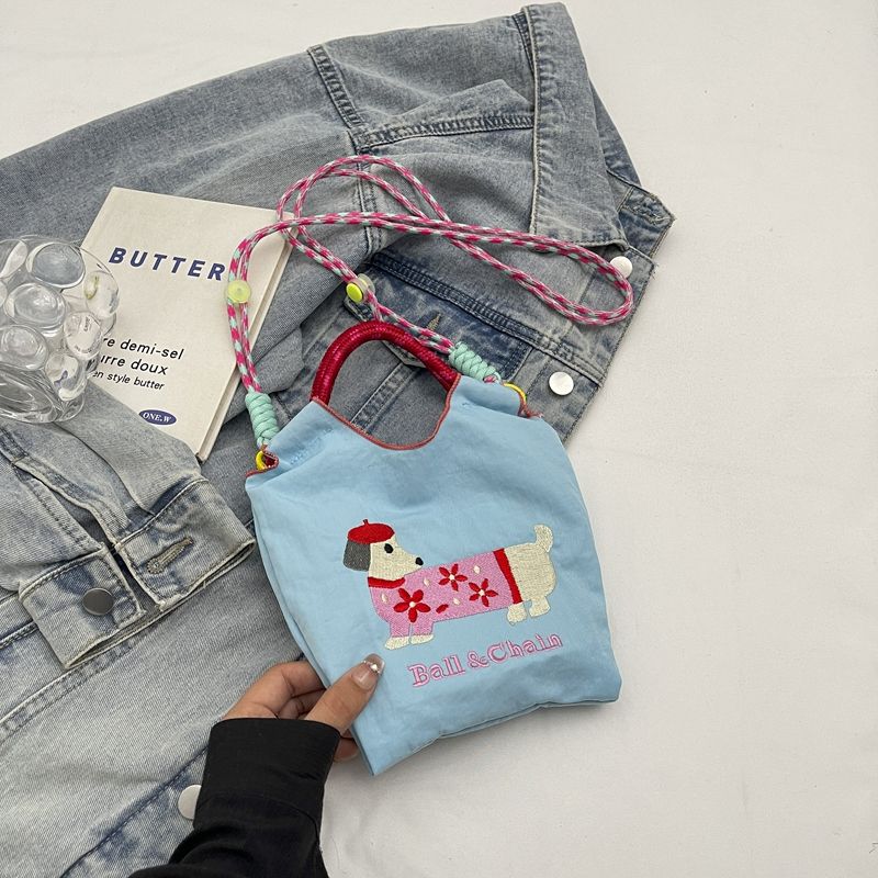 

Summer Summer Embroidered Shopping Bag Embroidered Handbags Women 2025 New Nylon Cloth Messenger Bag Mobile Phone Bag Fashion Black