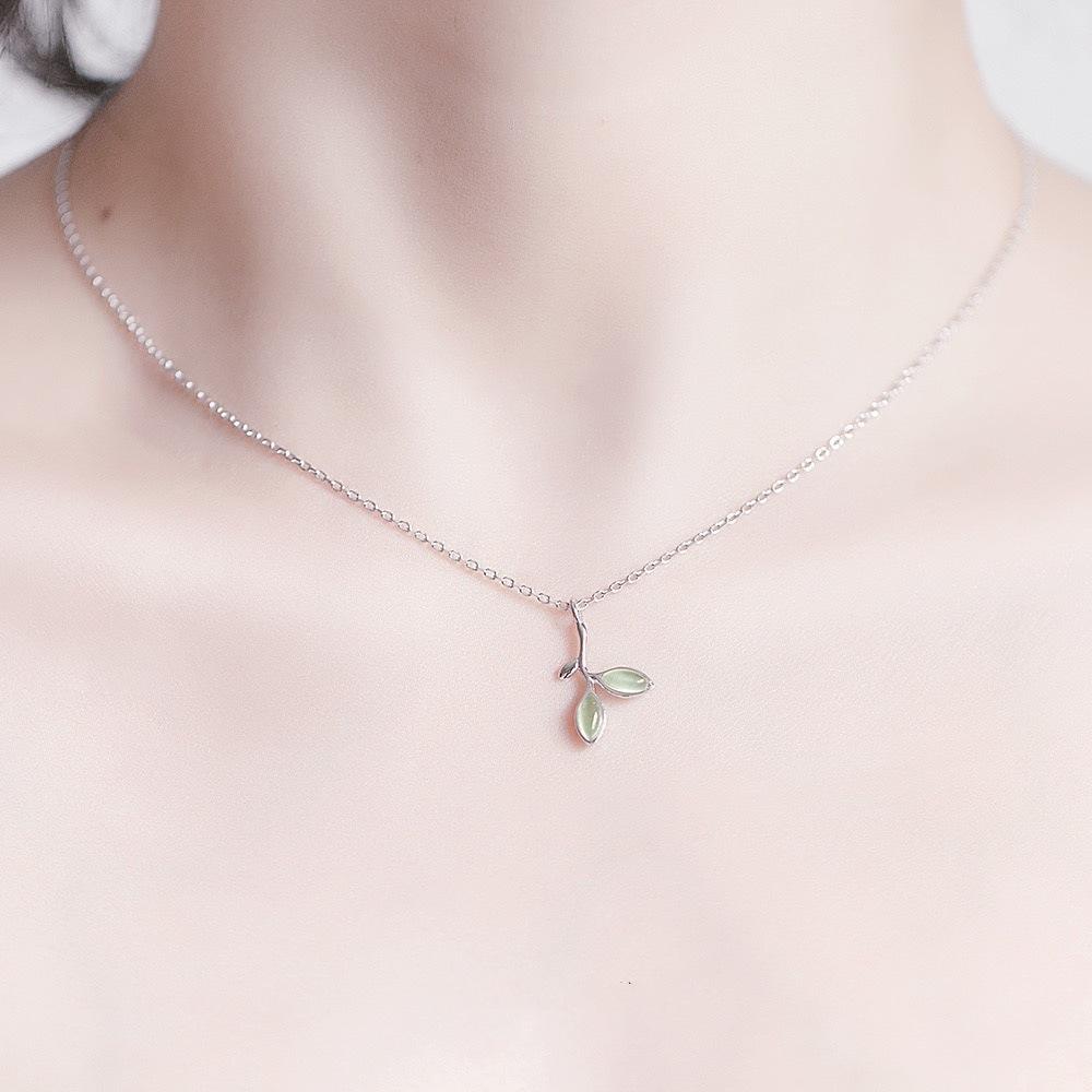 Cute Leaf Necklace Female Mori Small Fresh Collarbone Chain Simple Pendant Gift For Girlfriends And Students Aa