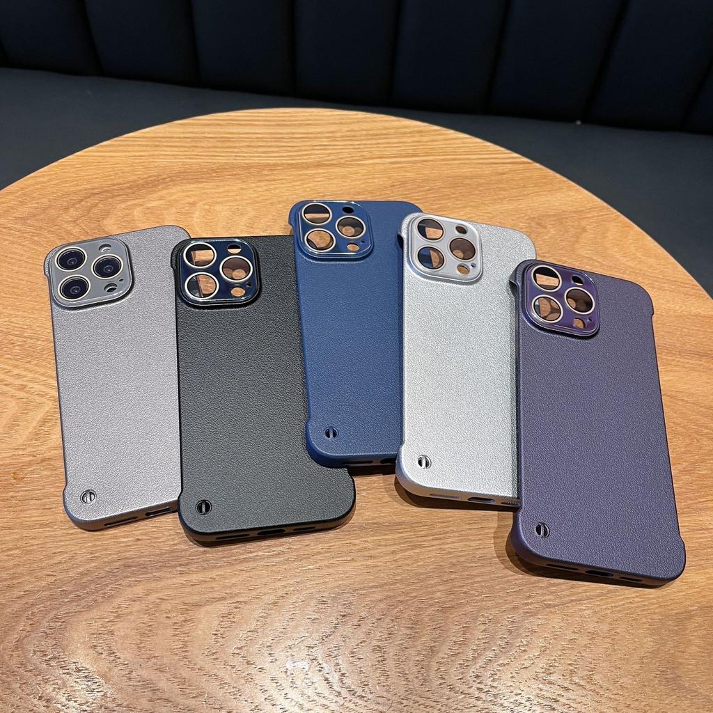 The Ultra-thin Borderless Leather Texture Is Suitable for The Apple 15promax Cooling Phone Case. The Matte Solid Color of The IPhone14 Is Shockproof