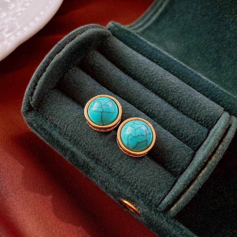 Retro Small Stone & Imitation Pearl Silver Stud Earrings - Fashionable, High-End, Simple Design for Women