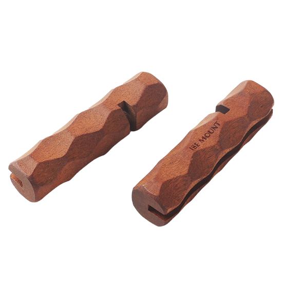 

Деревянная ручка сковороды для гриля Нескользящая термостойкая сковорода для горячих сковородок Держатель ручки для кастрюль Sapele Мути-ромбическая конструкция поверхности Надежная ручка для барбекю Кемпинг Пикники 2pcs