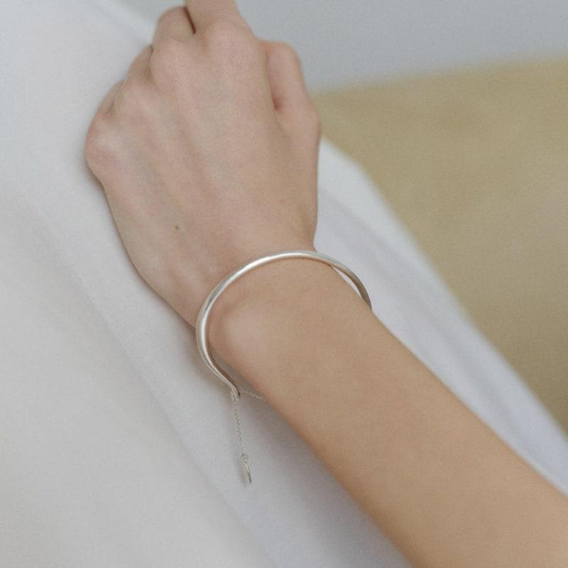 ovbeige [VEI] 925silver SIGNATURE CHAIN BANGLE