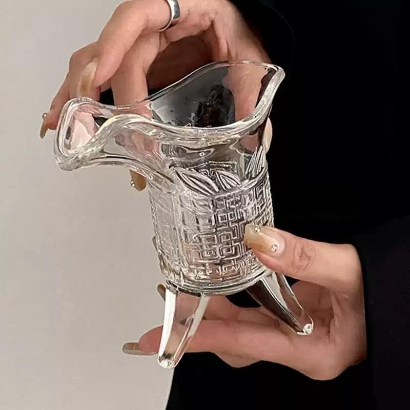 Funny Antique Qin Shi Huang Teacup Cup Jazz Cup Ancient Emperor Three-legged Cup Creative Wine Glass Glass