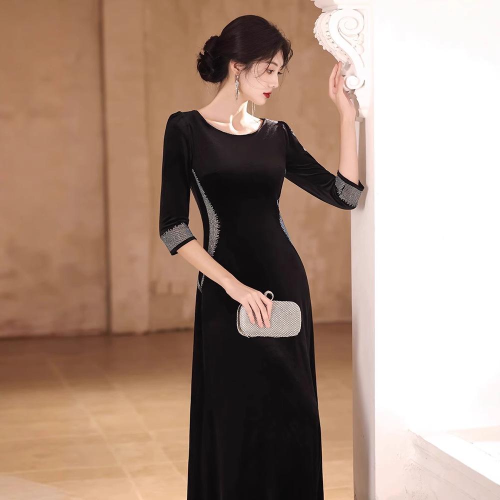 Black Autumn and Winter Evening Dress Women's New Exquisite Velvet Banquet Host Temperament Dignified Atmosphere